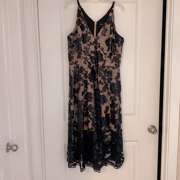 Beautiful Black and Tan special event dress - Picture 1 of 2